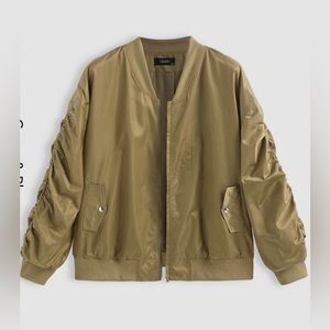 Plus size runched long sleeve jacket